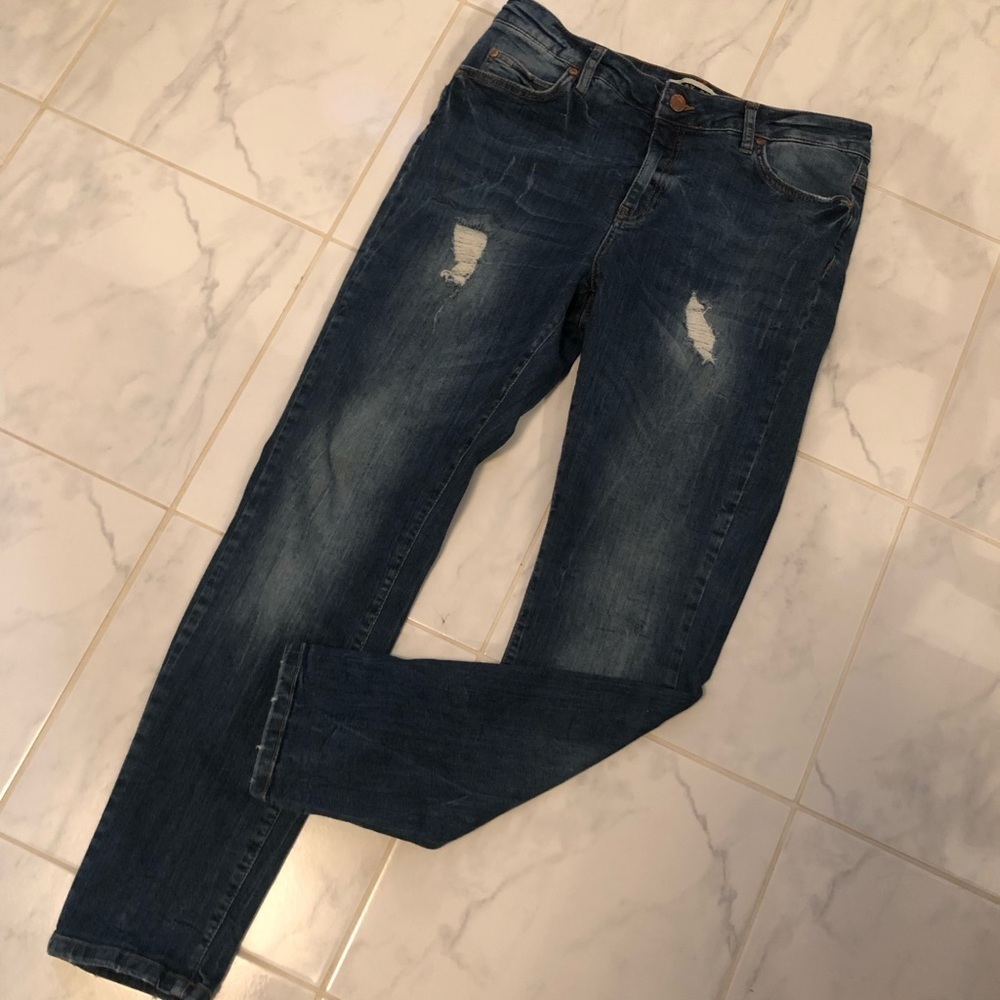 Noisy May blue distressed denim jeans.  EUC!